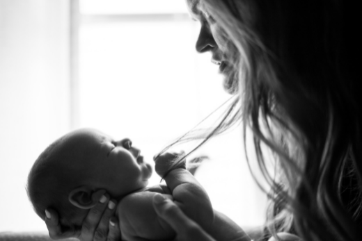 9 Ways to Entertain A Toddler With a Newborn